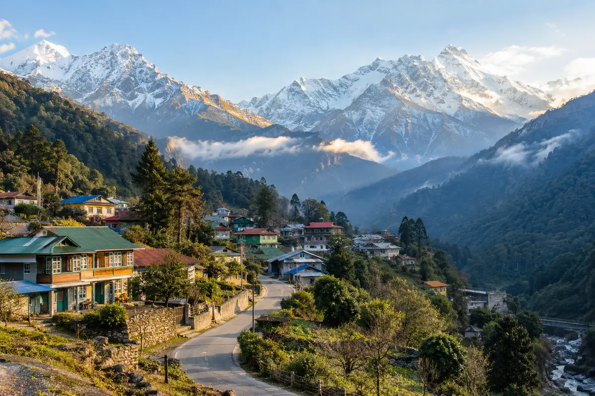 Lachen Travel Guide: village surrounded by Himalayan mountains