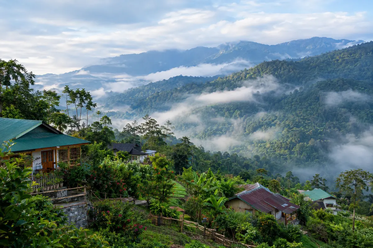 Sittong Weather Guide 2026 with misty mountain landscape